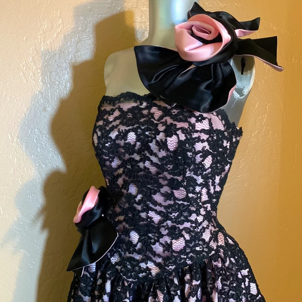 Vintage Carole Mignon Boutique Black Lace Mini Dress.  SZ 4 - Picture 4 of 8